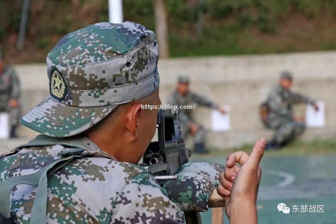 射击比赛制胜关键握于指尖，紧张刺激